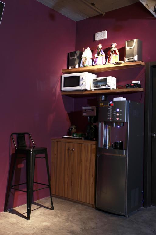 Backpackers Hostel - Ximen Тайпей Екстериор снимка