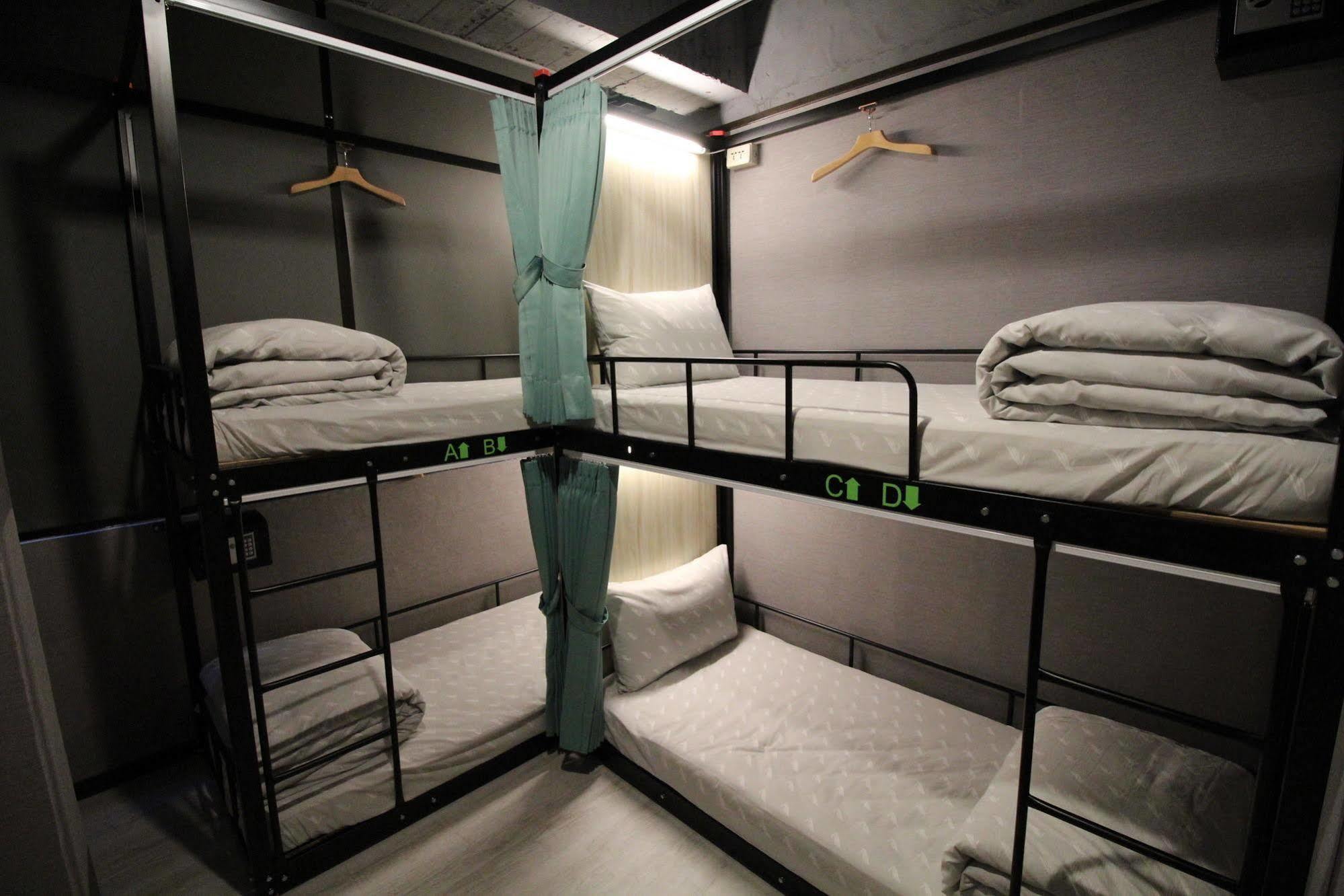 Backpackers Hostel - Ximen Тайпей Екстериор снимка