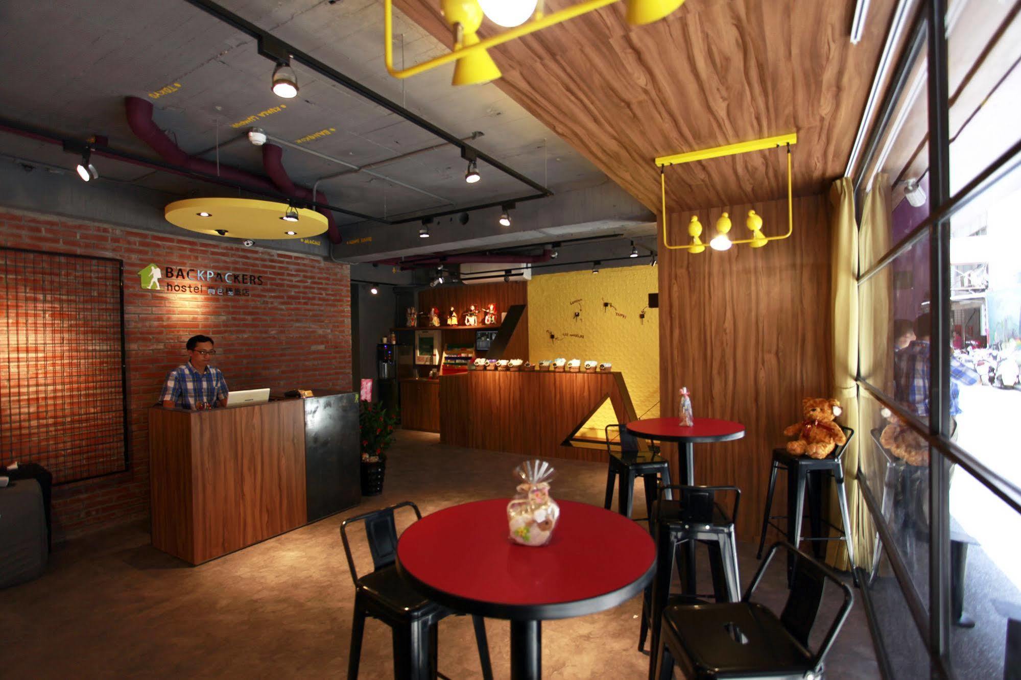Backpackers Hostel - Ximen Тайпей Екстериор снимка