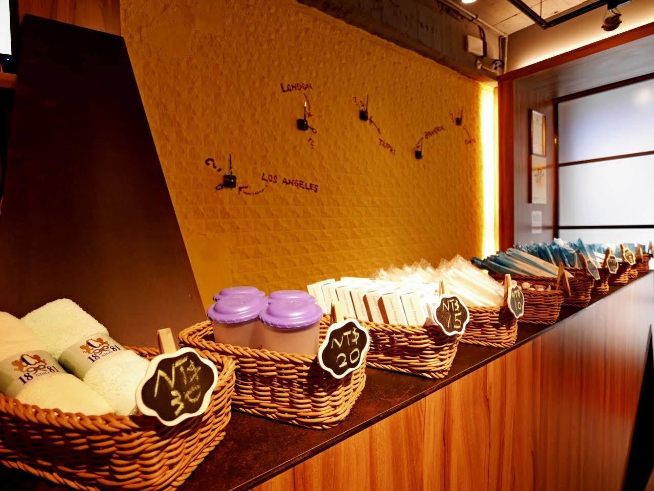 Backpackers Hostel - Ximen Тайпей Екстериор снимка