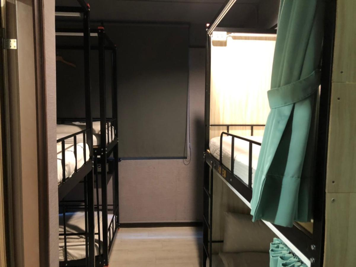 Backpackers Hostel - Ximen Тайпей Екстериор снимка